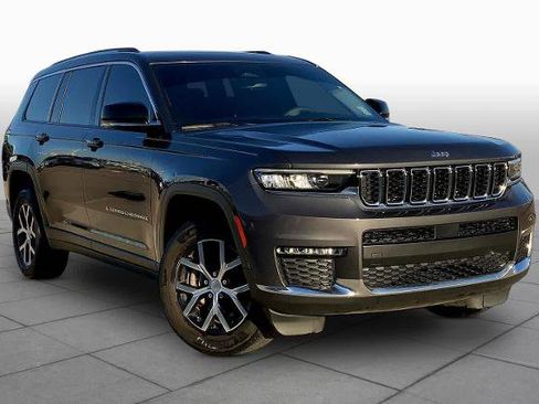 Used 2023 Jeep Grand Cherokee L Limited RWD image 3