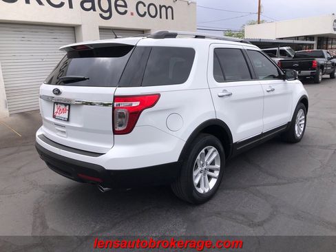 Used 2015 Ford Explorer XLT image 8
