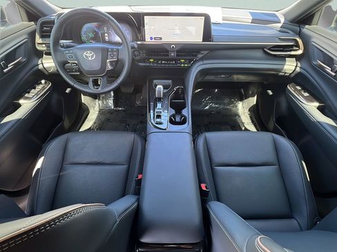 Used 2026 Toyota Crown AWD/4WD image 11