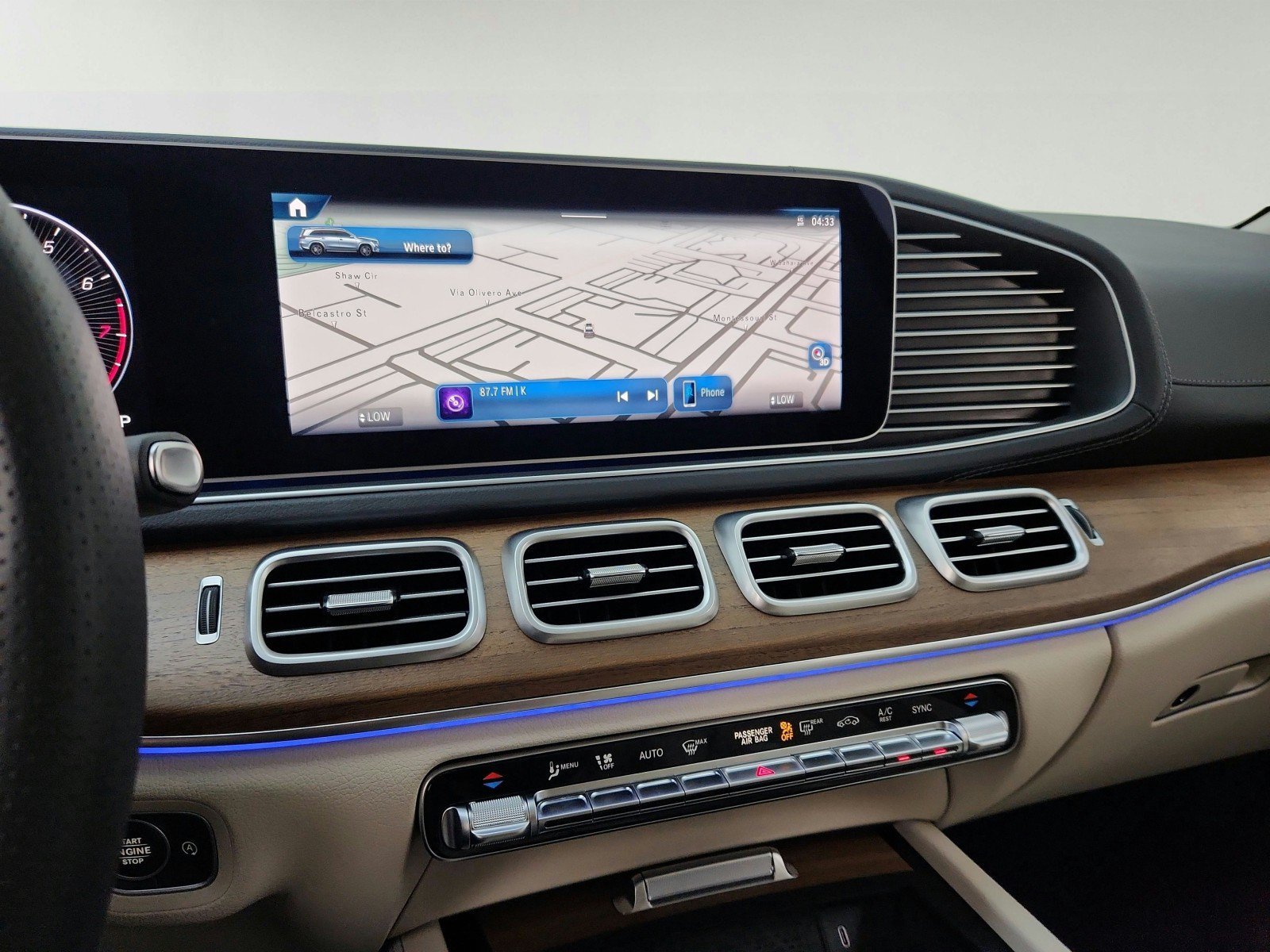Used 2025 Mercedes-Benz GLS 450 4MATIC w/ AMG Line Exterior image 20