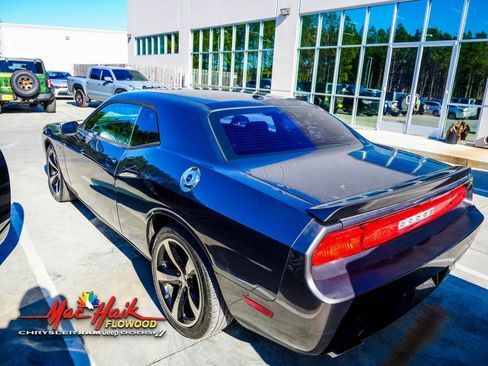 Used 2014 Dodge Challenger R/T image 3