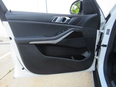 Used 2020 BMW X5 xDrive40i w/ Convenience Package image 16