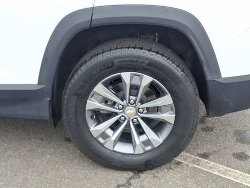 Used 2025 Chevrolet Equinox LT AWD/4WD image 25