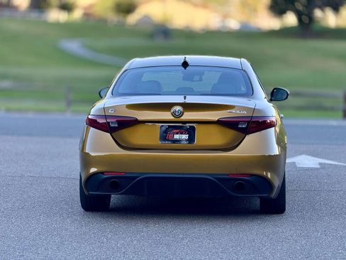 Used 2023 Alfa Romeo Giulia Veloce image 6