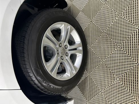 Used 2023 Dodge Charger SXT image 10