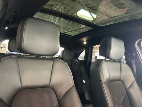 Used 2020 Porsche Macan S image 20