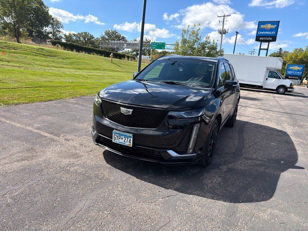 Used 2021 Cadillac XT6 Premium Luxury w/ LPO, ONYX Package AWD/4WD image 11