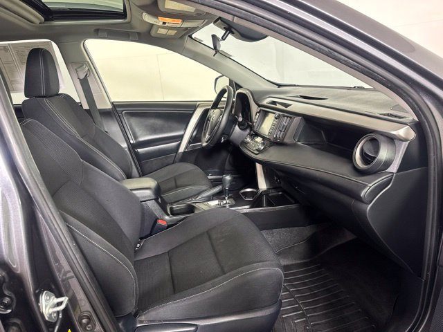 Used 2017 Toyota RAV4 XLE FWD image 4