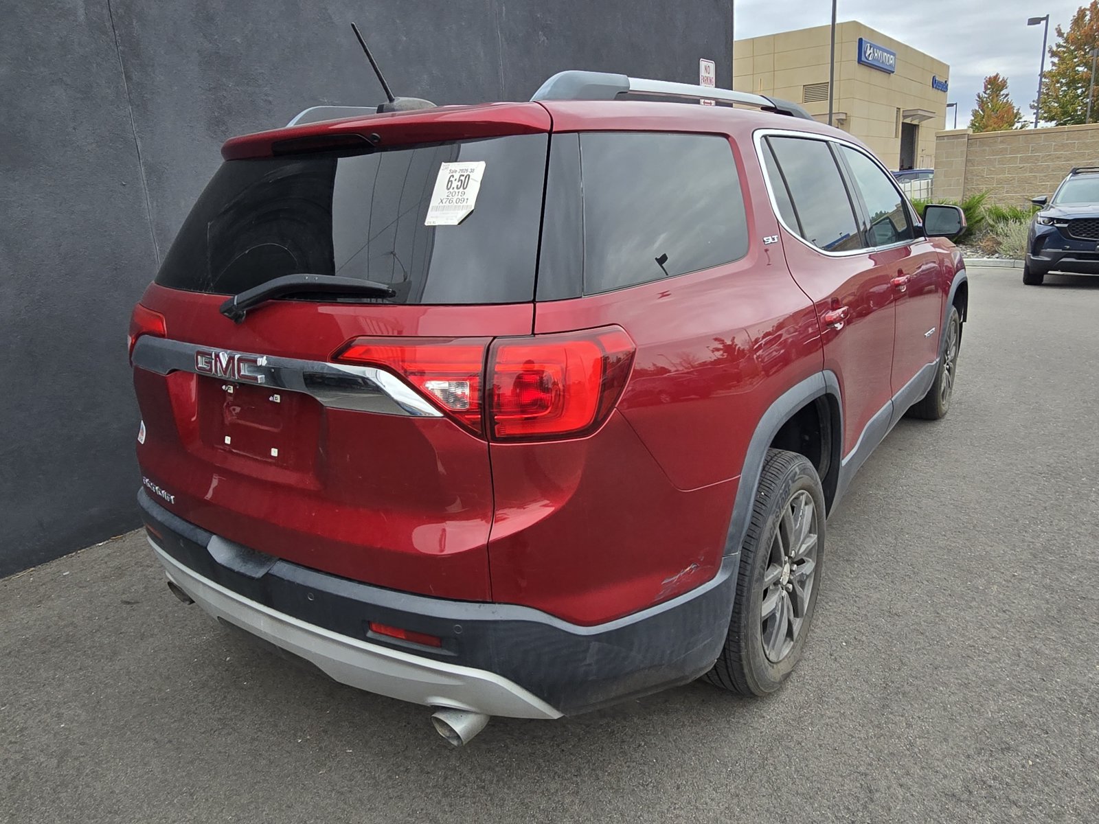 Used 2019 GMC Acadia SLT FWD image 4