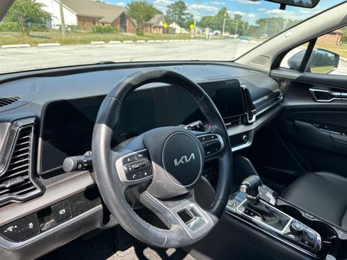 Used 2023 Kia Sportage EX FWD image 9