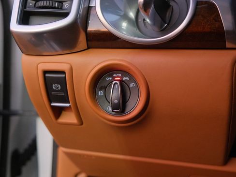 Used 2014 Porsche Cayenne GTS image 14