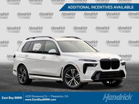 New 2026 BMW X7 xDrive40i w/ M Sport Package AWD/4WD image 1