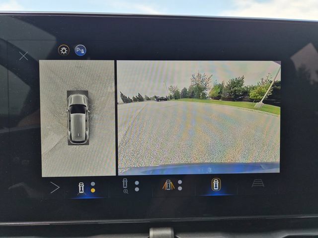 Certified 2025 Chevrolet Equinox LT w/ Safety and Technology Package AWD/4WD image 24