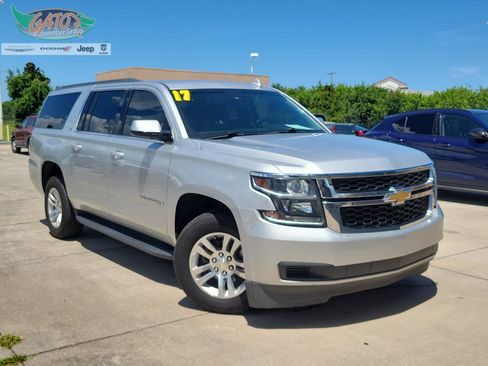Used 2017 Chevrolet Suburban LT RWD image 1