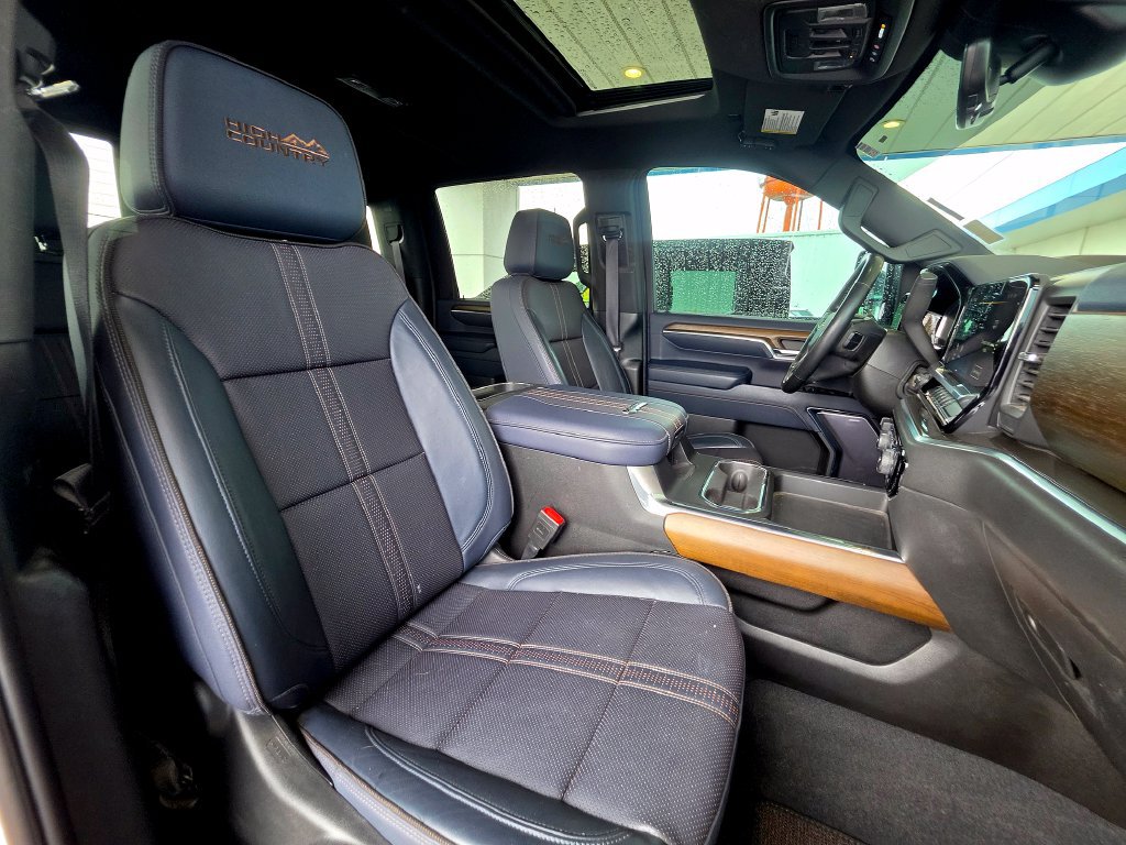 Used 2024 Chevrolet Silverado 2500 High Country w/ High Country Premium Package AWD/4WD image 99