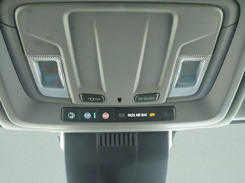 Used 2022 Chevrolet Silverado 1500 LT image 20