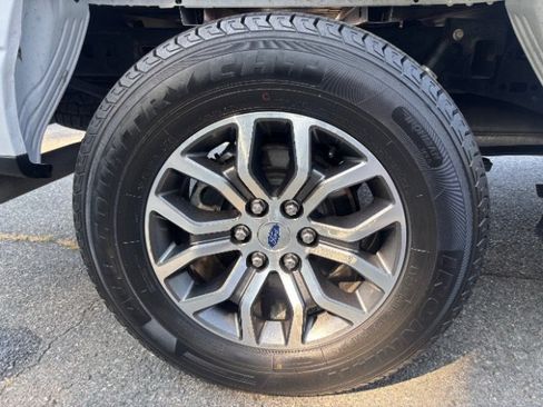 Used 2021 Ford F150 Lariat w/ FX4 Off-Road Package AWD/4WD image 22