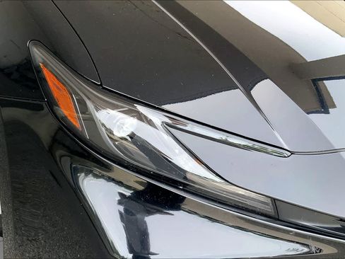 Used 2025 Toyota Camry LE FWD image 31