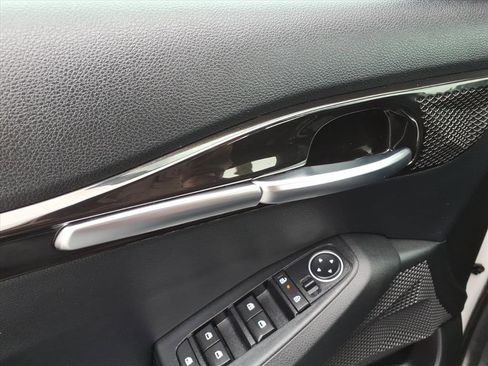 Used 2024 Kia Seltos EX image 17