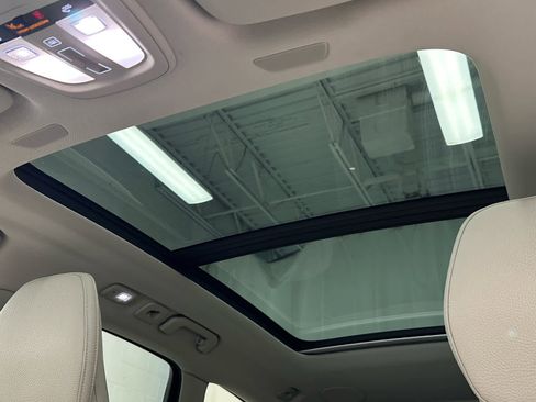 Used 2023 Volvo XC60 B5 Plus image 38