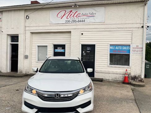 Used 2017 Honda Accord LX image 1