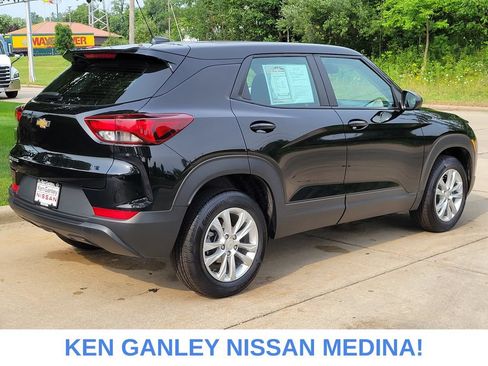 Used 2023 Chevrolet TrailBlazer LS AWD/4WD image 3
