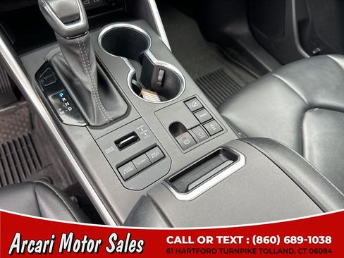 Used 2023 Toyota Highlander XLE AWD/4WD image 21