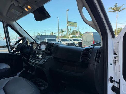 Used 2024 RAM ProMaster 2500 w/ Convenience Group FWD image 16