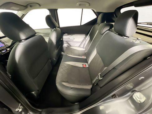 Used 2018 Nissan Kicks SV image 29