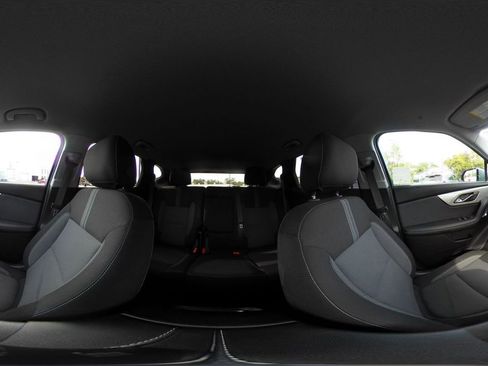 Used 2025 Chevrolet Blazer LT image 44