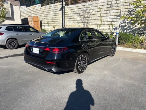 Used 2025 Mercedes-Benz E 350 4MATIC Sedan image 5