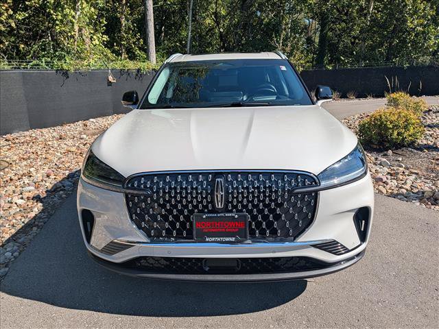 Used 2025 Lincoln Aviator AWD w/ Equipment Group 101A image 8