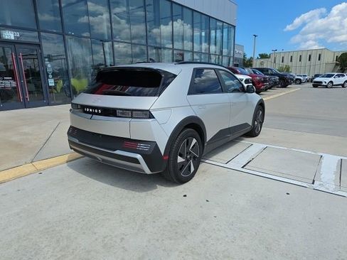 Used 2025 Hyundai Ioniq 5 SEL RWD image 4