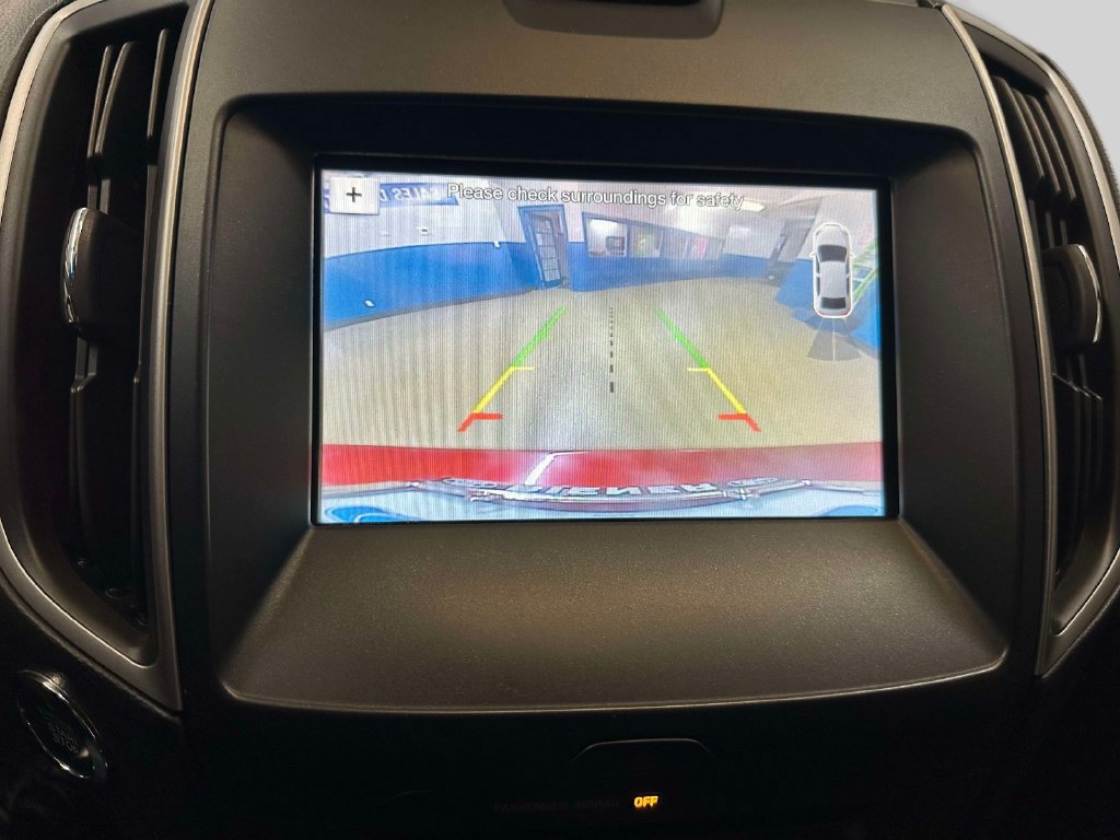 Certified 2018 Ford Edge SEL w/ Equipment Group 201A AWD/4WD image 4