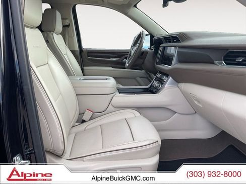 Used 2023 GMC Yukon Denali w/ Advanced Technology Package image 15