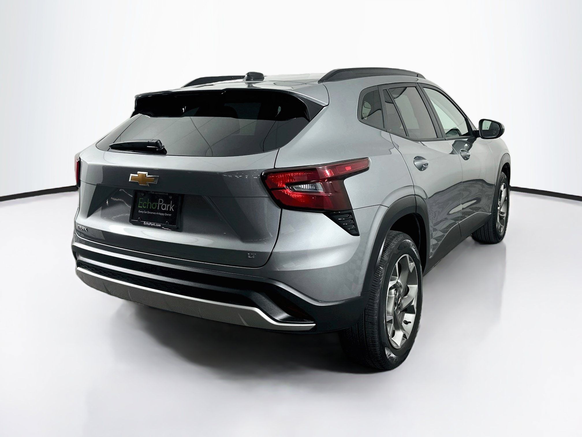 Used 2025 Chevrolet Trax LT w/ LT Convenience Package FWD image 9