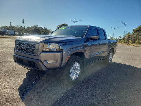 Used 2023 Nissan Frontier SV w/ SV Convenience Package image 2