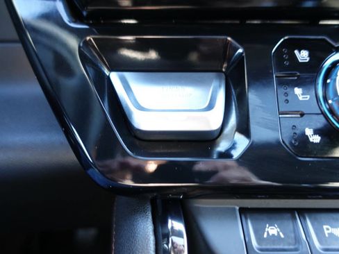 Used 2024 GMC Sierra 1500 AT4 image 55