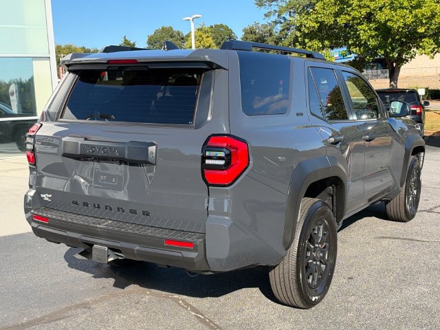 Used 2026 Toyota 4Runner SR5 RWD image 3