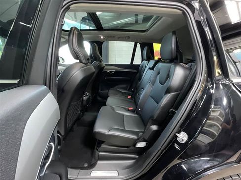 Used 2022 Volvo XC90 T5 Momentum AWD/4WD image 23