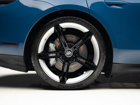 Used 2022 Porsche Taycan 4S image 35