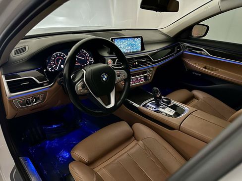Used 2017 BMW 740i RWD image 16