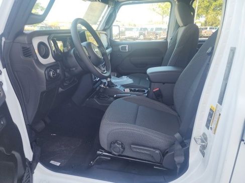 New 2025 Jeep Gladiator Sport image 16