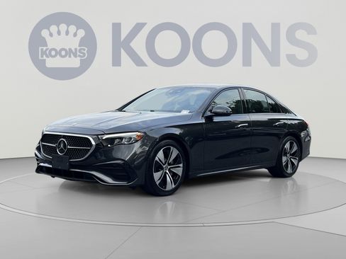 Used 2025 Mercedes-Benz E 350 4MATIC Sedan image 5
