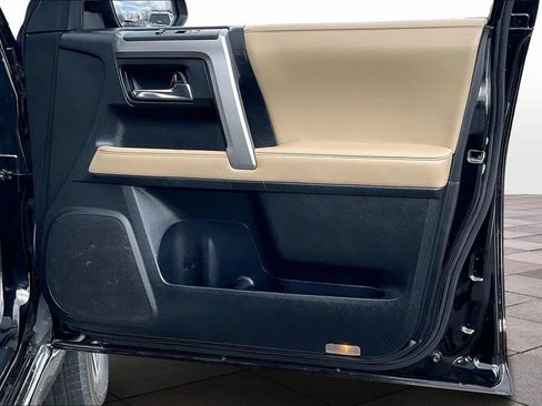 Used 2018 Toyota 4Runner Limited AWD/4WD image 23
