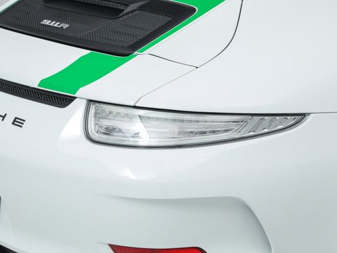 Used 2016 Porsche 911 R image 19