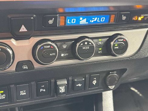 Certified 2023 Toyota Tacoma Limited AWD/4WD image 21
