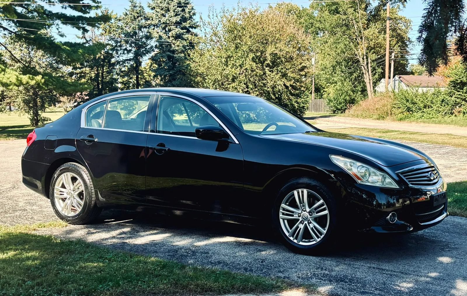Used 2013 INFINITI G37 x Sedan w/ Premium Pkg AWD/4WD image 12