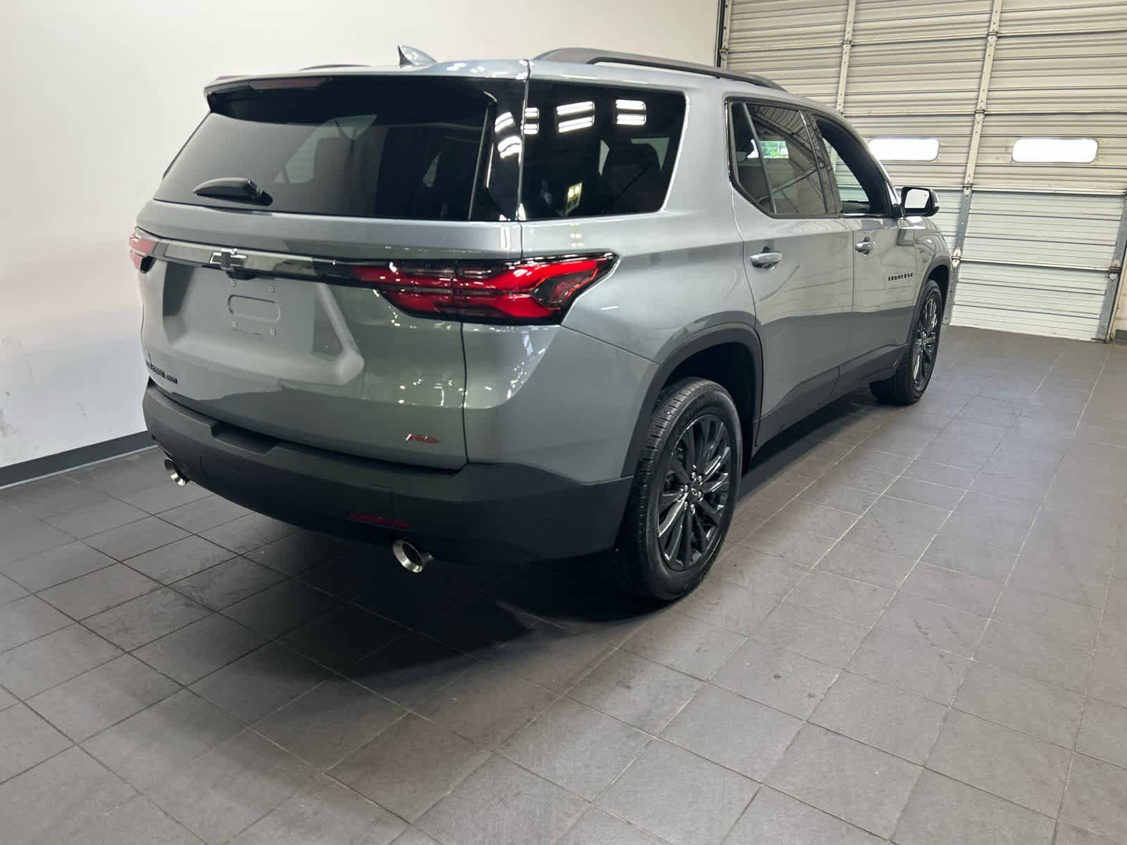 Used 2023 Chevrolet Traverse RS AWD/4WD image 3