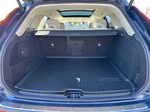 New 2025 Volvo XC60 B5 Ultra w/ Protection Package Premier image 14